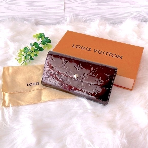 Louis Vuitton Amarante Vernis Sarah Wallet - Picture 4 of 16